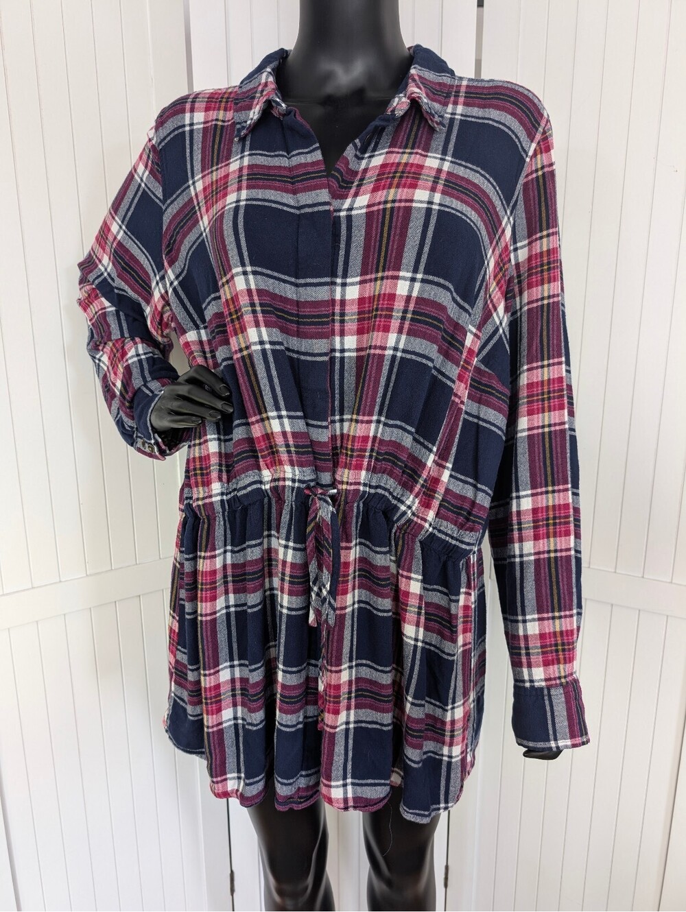 Lane Bryant 22/24 Navy Plaid No-Peek Peplum Tunic Button Shirt Rayon 3X